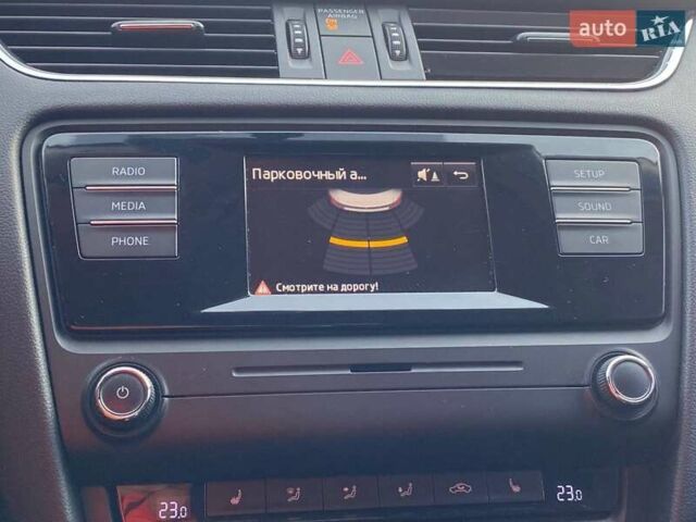 Белый Шкода Октавия, объемом двигателя 1.6 л и пробегом 152 тыс. км за 10500 $, фото 39 на Automoto.ua