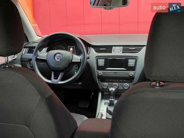 Белый Шкода Октавия, объемом двигателя 1.6 л и пробегом 152 тыс. км за 10500 $, фото 26 на Automoto.ua