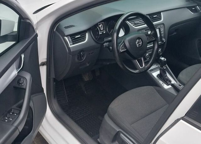 Белый Шкода Октавия, объемом двигателя 1.4 л и пробегом 220 тыс. км за 10500 $, фото 4 на Automoto.ua