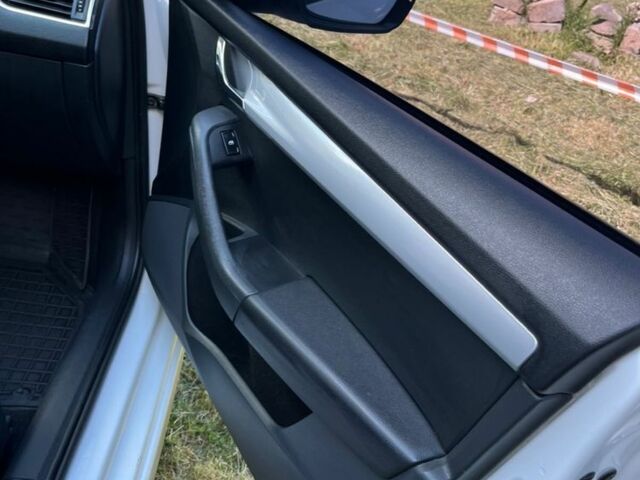 Белый Шкода Октавия, объемом двигателя 1.4 л и пробегом 291 тыс. км за 11400 $, фото 4 на Automoto.ua