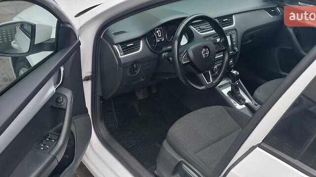 Белый Шкода Октавия, объемом двигателя 1.4 л и пробегом 220 тыс. км за 10500 $, фото 12 на Automoto.ua