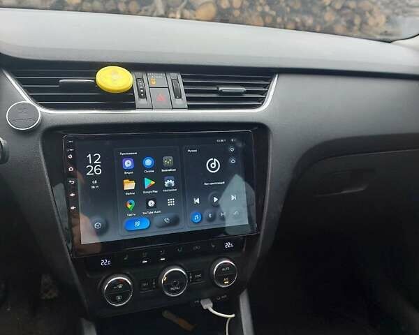 Белый Шкода Октавия, объемом двигателя 1.2 л и пробегом 435 тыс. км за 9500 $, фото 13 на Automoto.ua