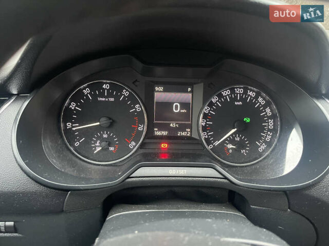 Белый Шкода Октавия, объемом двигателя 1.8 л и пробегом 168 тыс. км за 12800 $, фото 4 на Automoto.ua