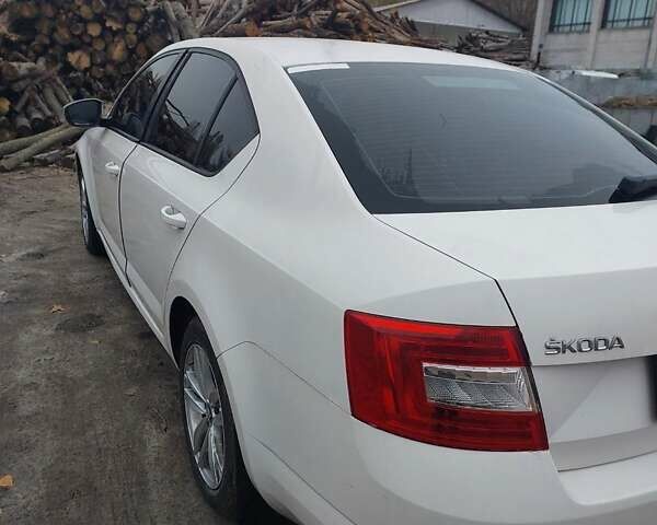 Белый Шкода Октавия, объемом двигателя 1.2 л и пробегом 435 тыс. км за 9500 $, фото 6 на Automoto.ua