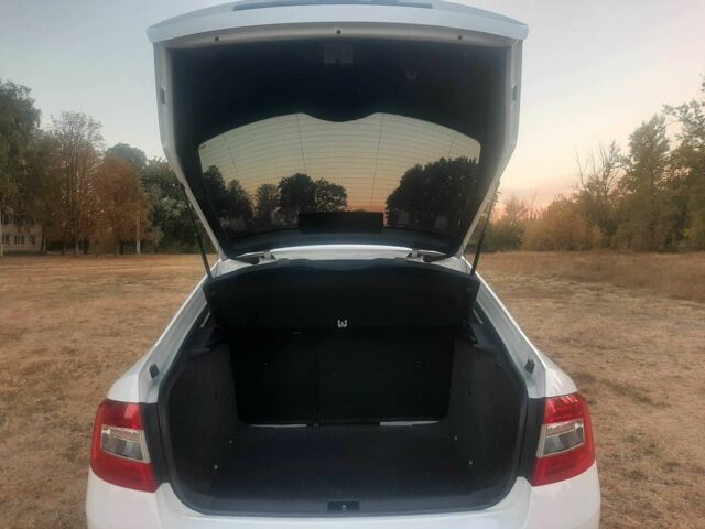 Белый Шкода Октавия, объемом двигателя 1.6 л и пробегом 245 тыс. км за 12300 $, фото 10 на Automoto.ua