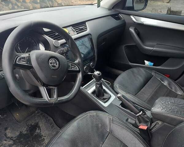 Белый Шкода Октавия, объемом двигателя 1.2 л и пробегом 435 тыс. км за 9500 $, фото 10 на Automoto.ua