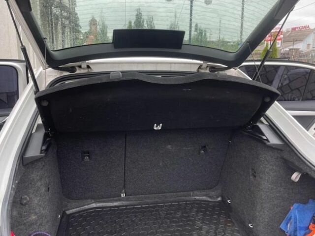 Белый Шкода Октавия, объемом двигателя 1.4 л и пробегом 291 тыс. км за 11400 $, фото 3 на Automoto.ua