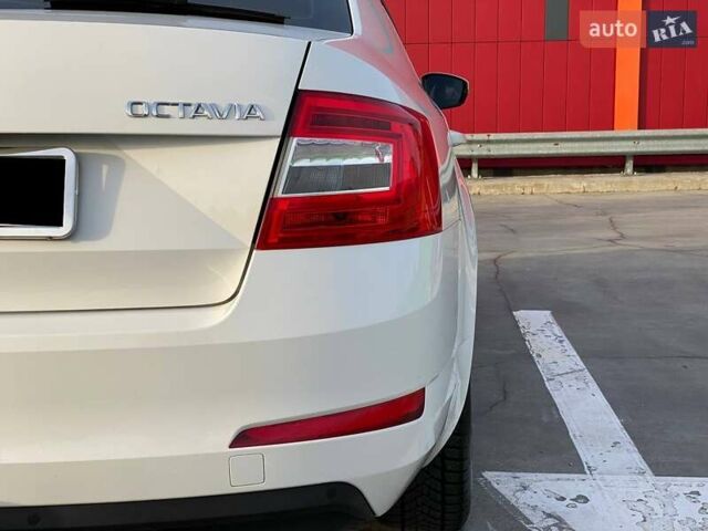 Белый Шкода Октавия, объемом двигателя 1.6 л и пробегом 152 тыс. км за 10500 $, фото 14 на Automoto.ua