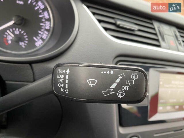 Білий Шкода Октавія, об'ємом двигуна 1.4 л та пробігом 194 тис. км за 8800 $, фото 40 на Automoto.ua