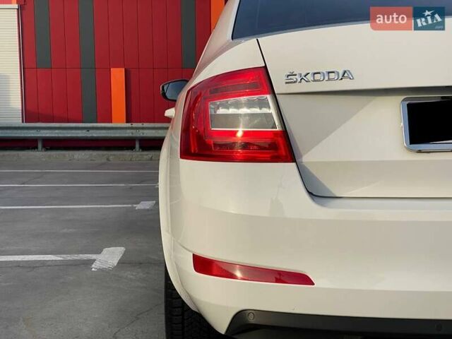 Белый Шкода Октавия, объемом двигателя 1.6 л и пробегом 152 тыс. км за 10500 $, фото 13 на Automoto.ua