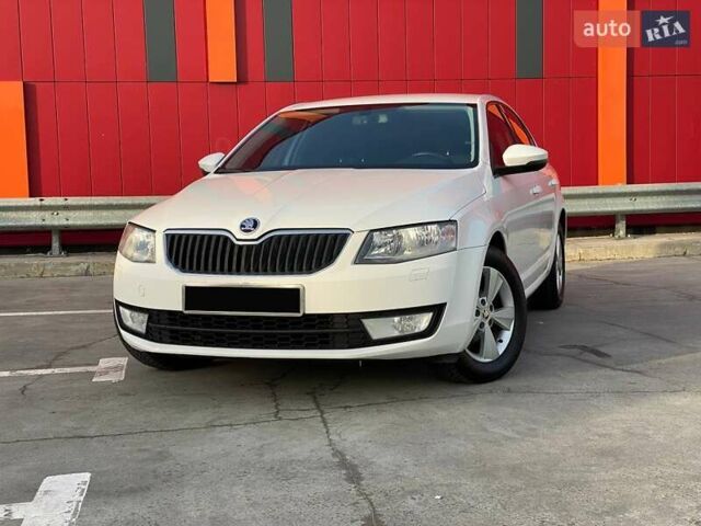 Белый Шкода Октавия, объемом двигателя 1.6 л и пробегом 152 тыс. км за 10500 $, фото 3 на Automoto.ua