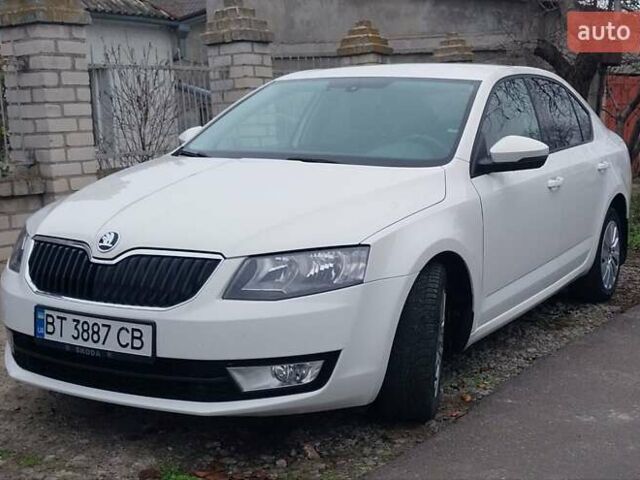 Белый Шкода Октавия, объемом двигателя 1.4 л и пробегом 220 тыс. км за 10500 $, фото 1 на Automoto.ua