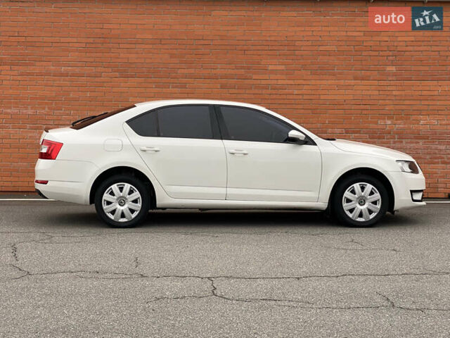 Білий Шкода Октавія, об'ємом двигуна 1.4 л та пробігом 194 тис. км за 8800 $, фото 17 на Automoto.ua