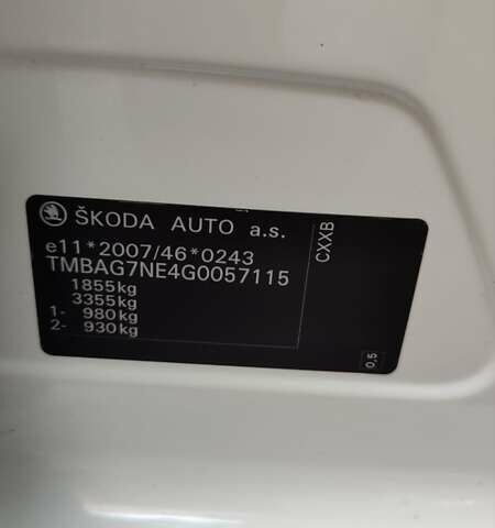 Белый Шкода Октавия, объемом двигателя 1.6 л и пробегом 300 тыс. км за 11200 $, фото 18 на Automoto.ua