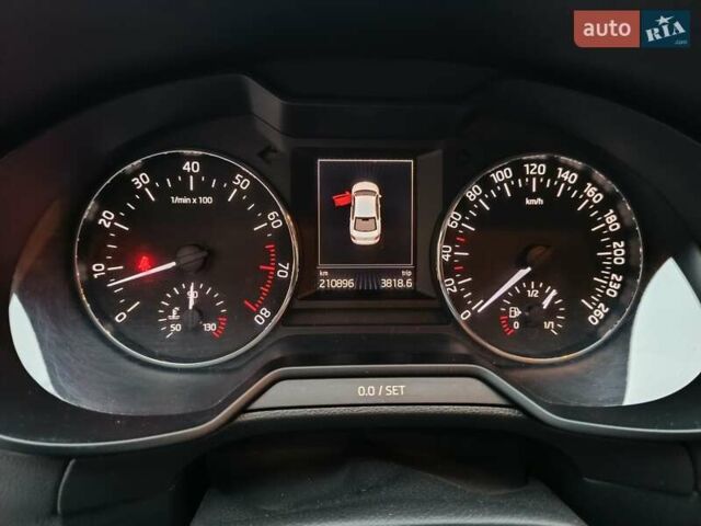Білий Шкода Октавія, об'ємом двигуна 1.4 л та пробігом 210 тис. км за 10000 $, фото 5 на Automoto.ua