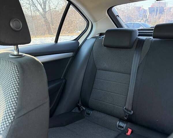 Белый Шкода Октавия, объемом двигателя 1.4 л и пробегом 340 тыс. км за 9500 $, фото 8 на Automoto.ua