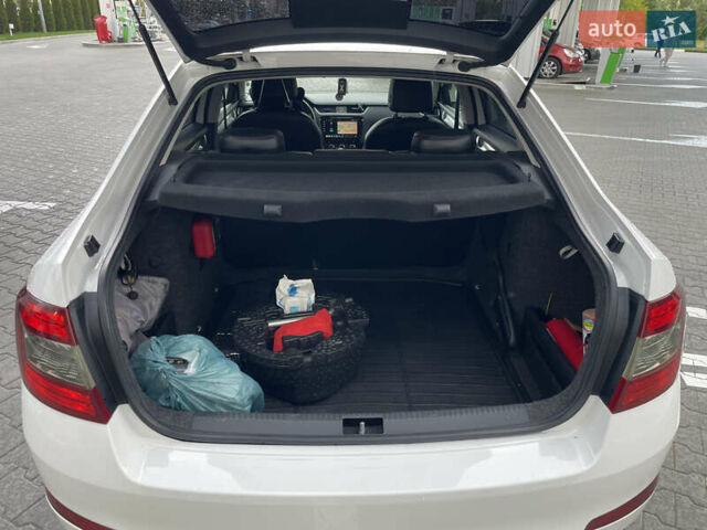 Белый Шкода Октавия, объемом двигателя 1.6 л и пробегом 175 тыс. км за 16000 $, фото 35 на Automoto.ua