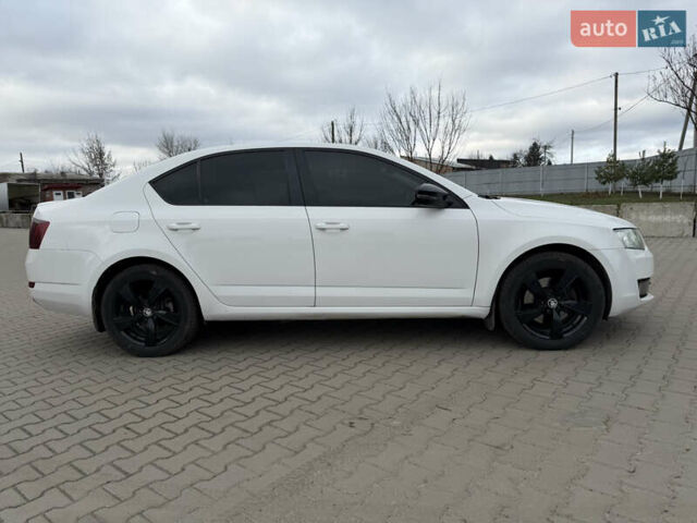 Білий Шкода Октавія, об'ємом двигуна 1.8 л та пробігом 192 тис. км за 10499 $, фото 24 на Automoto.ua