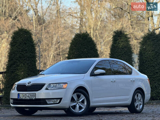 Белый Шкода Октавия, объемом двигателя 1.6 л и пробегом 207 тыс. км за 10499 $, фото 3 на Automoto.ua