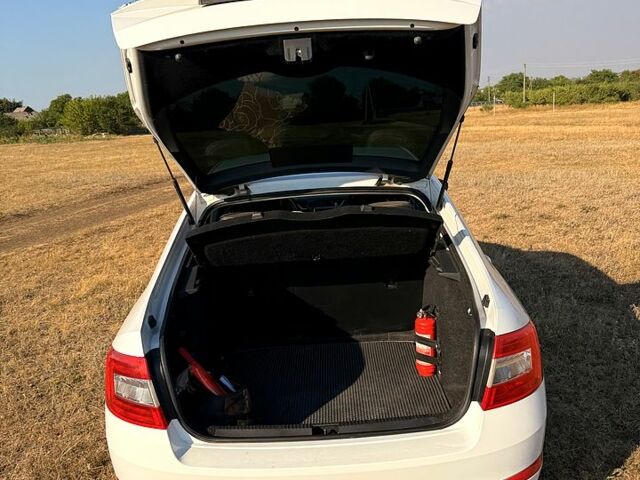 Белый Шкода Октавия, объемом двигателя 1.4 л и пробегом 135 тыс. км за 13000 $, фото 2 на Automoto.ua