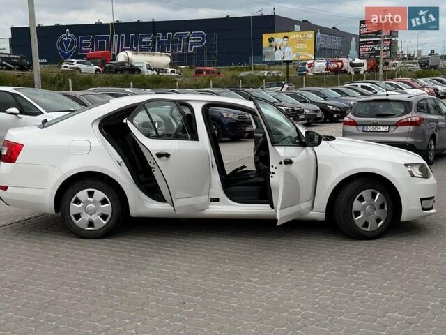 Білий Шкода Октавія, об'ємом двигуна 1.2 л та пробігом 270 тис. км за 8790 $, фото 21 на Automoto.ua