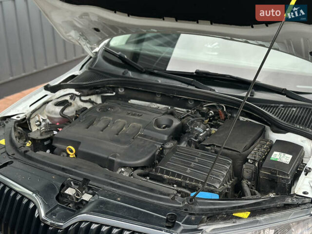 Білий Шкода Октавія, об'ємом двигуна 2 л та пробігом 265 тис. км за 11850 $, фото 69 на Automoto.ua