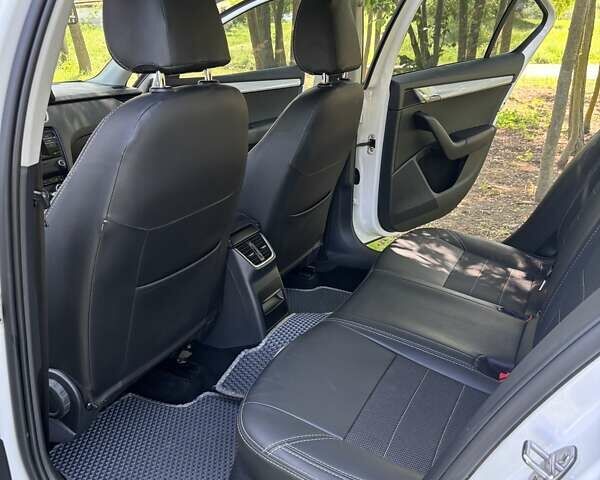 Белый Шкода Октавия, объемом двигателя 1.4 л и пробегом 187 тыс. км за 12500 $, фото 30 на Automoto.ua