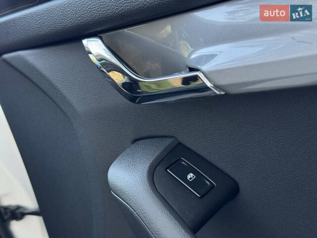 Белый Шкода Октавия, объемом двигателя 1.6 л и пробегом 207 тыс. км за 10499 $, фото 100 на Automoto.ua