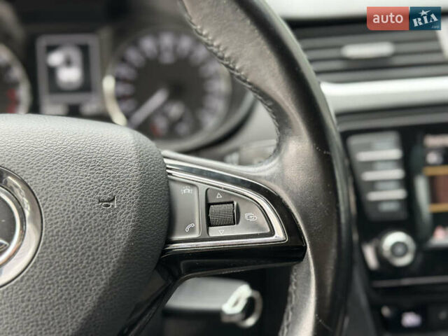 Білий Шкода Октавія, об'ємом двигуна 2 л та пробігом 265 тис. км за 11850 $, фото 50 на Automoto.ua