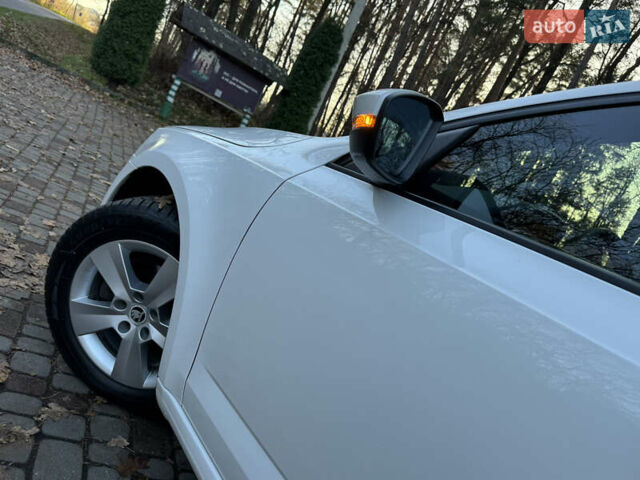 Белый Шкода Октавия, объемом двигателя 1.6 л и пробегом 207 тыс. км за 10499 $, фото 71 на Automoto.ua