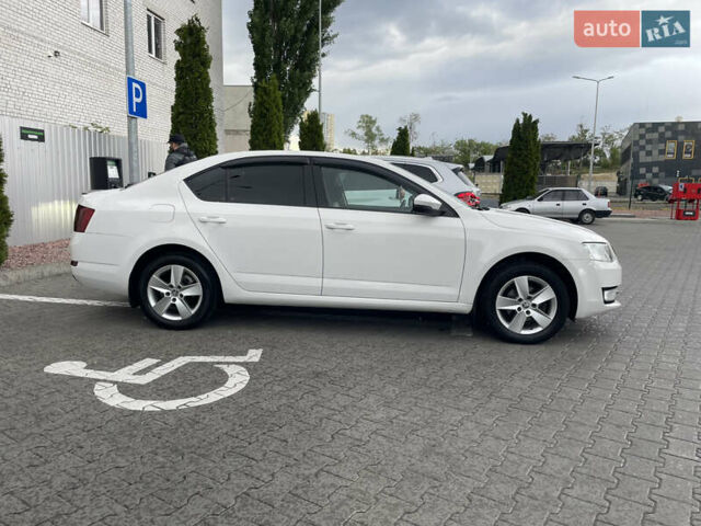 Белый Шкода Октавия, объемом двигателя 1.6 л и пробегом 175 тыс. км за 16000 $, фото 14 на Automoto.ua