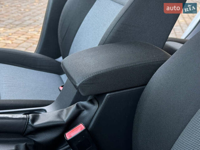 Белый Шкода Октавия, объемом двигателя 1.6 л и пробегом 207 тыс. км за 10499 $, фото 80 на Automoto.ua