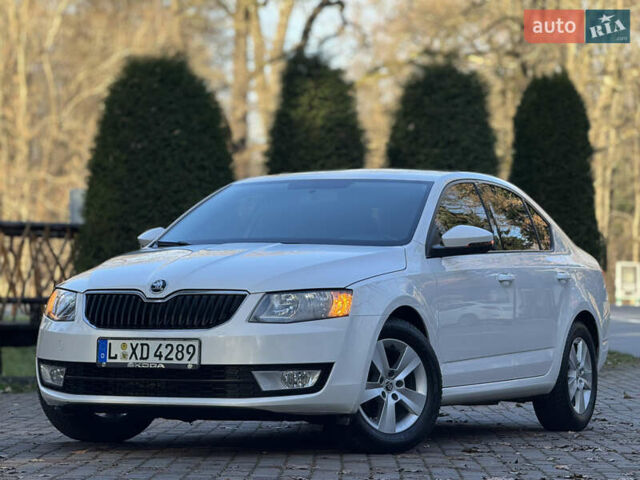 Белый Шкода Октавия, объемом двигателя 1.6 л и пробегом 207 тыс. км за 10499 $, фото 1 на Automoto.ua
