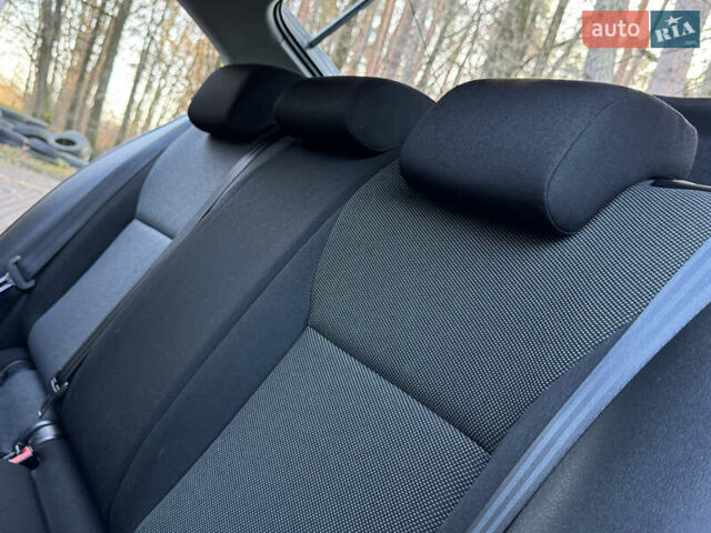 Белый Шкода Октавия, объемом двигателя 1.6 л и пробегом 207 тыс. км за 10499 $, фото 118 на Automoto.ua