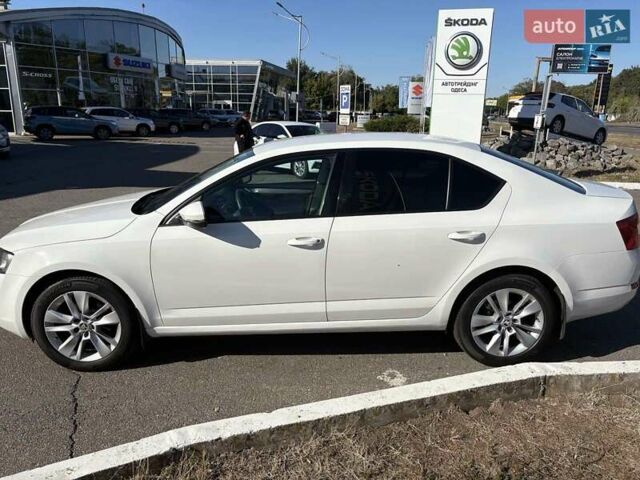 Шкода Октавия 2016 в Одессе на Automoto.ua Белый Шкода Октавия, объемом двигателя 1.4 л и пробегом 330 тыс. км за 7800 $, фото 1 на Automoto.ua