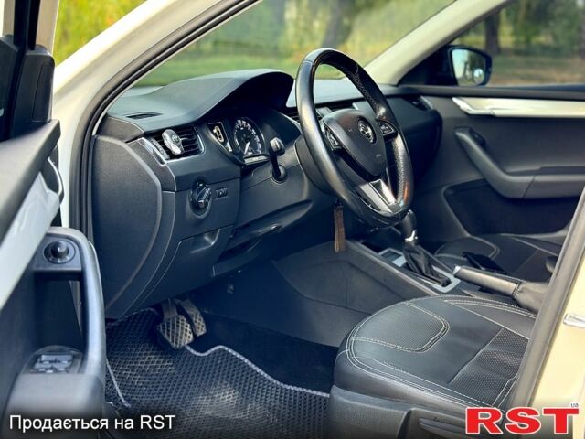 Белый Шкода Октавия, объемом двигателя 1.8 л и пробегом 220 тыс. км за 12999 $, фото 7 на Automoto.ua