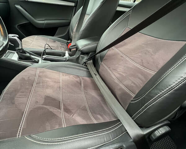 Белый Шкода Октавия, объемом двигателя 1.6 л и пробегом 350 тыс. км за 10600 $, фото 22 на Automoto.ua