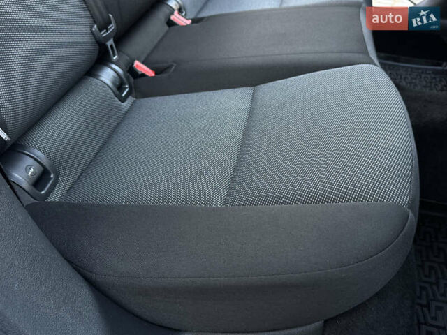 Белый Шкода Октавия, объемом двигателя 1.6 л и пробегом 207 тыс. км за 10499 $, фото 124 на Automoto.ua