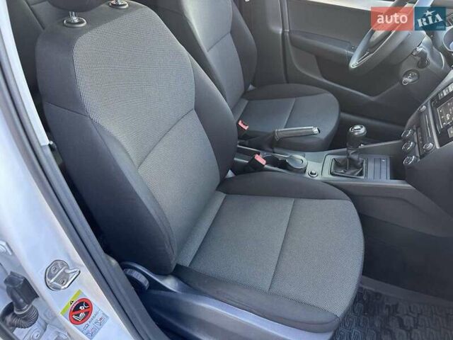 Білий Шкода Октавія, об'ємом двигуна 1.6 л та пробігом 120 тис. км за 12800 $, фото 21 на Automoto.ua