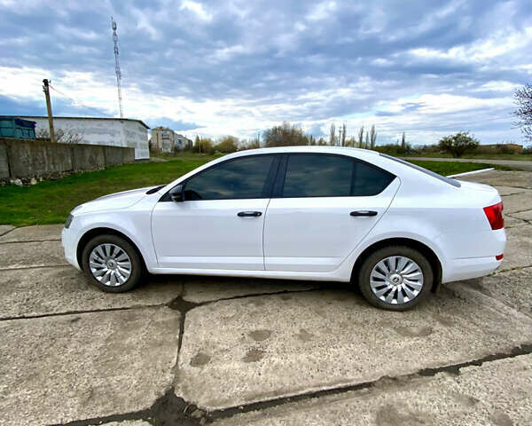 Білий Шкода Октавія, об'ємом двигуна 1.4 л та пробігом 173 тис. км за 9900 $, фото 7 на Automoto.ua