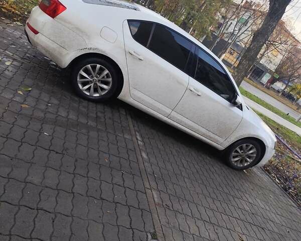 Белый Шкода Октавия, объемом двигателя 1.6 л и пробегом 238 тыс. км за 13500 $, фото 1 на Automoto.ua