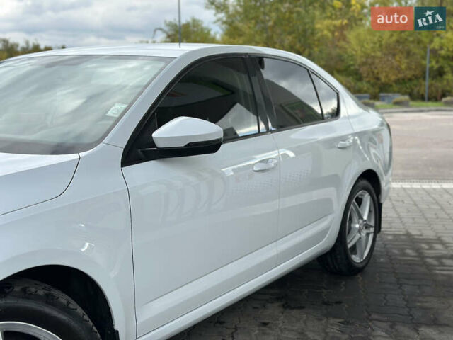 Білий Шкода Октавія, об'ємом двигуна 2 л та пробігом 265 тис. км за 11850 $, фото 22 на Automoto.ua