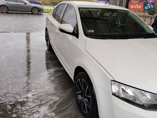 Білий Шкода Октавія, об'ємом двигуна 1.6 л та пробігом 230 тис. км за 10000 $, фото 13 на Automoto.ua