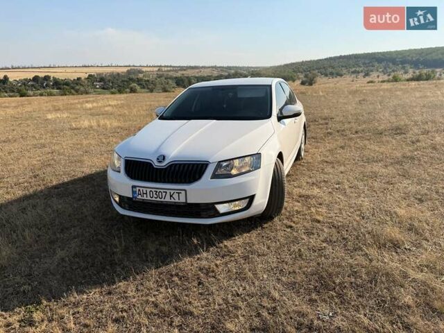 Белый Шкода Октавия, объемом двигателя 1.4 л и пробегом 136 тыс. км за 12000 $, фото 3 на Automoto.ua