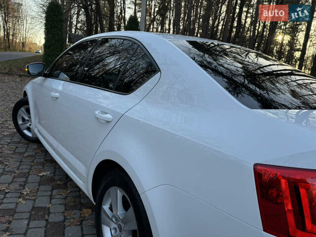 Белый Шкода Октавия, объемом двигателя 1.6 л и пробегом 207 тыс. км за 10499 $, фото 67 на Automoto.ua