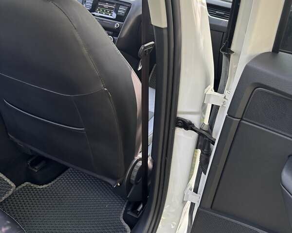 Белый Шкода Октавия, объемом двигателя 1.4 л и пробегом 187 тыс. км за 12500 $, фото 35 на Automoto.ua