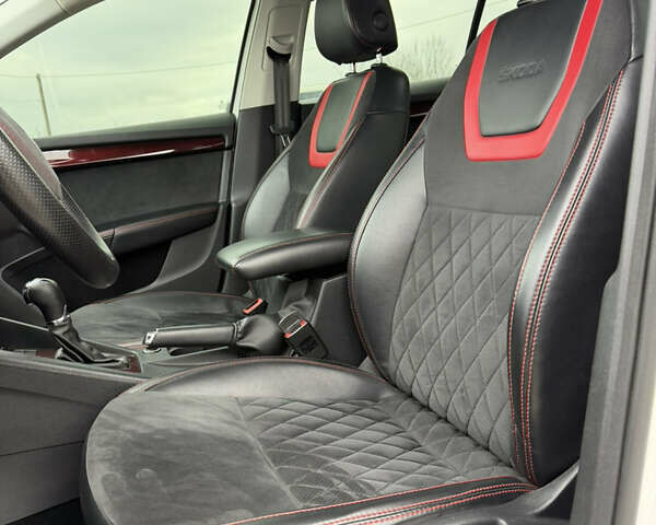 Білий Шкода Октавія, об'ємом двигуна 1.8 л та пробігом 192 тис. км за 10499 $, фото 28 на Automoto.ua