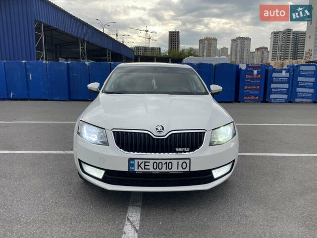 Белый Шкода Октавия, объемом двигателя 1.6 л и пробегом 175 тыс. км за 16000 $, фото 8 на Automoto.ua