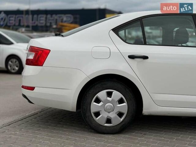 Білий Шкода Октавія, об'ємом двигуна 1.2 л та пробігом 270 тис. км за 8790 $, фото 6 на Automoto.ua