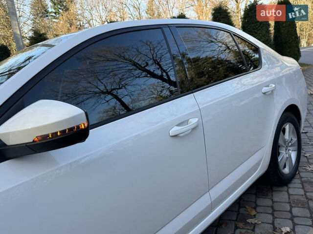 Белый Шкода Октавия, объемом двигателя 1.6 л и пробегом 207 тыс. км за 10499 $, фото 16 на Automoto.ua